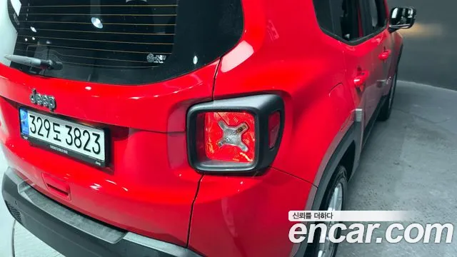 Jeep Renegade 2022 — фото 9