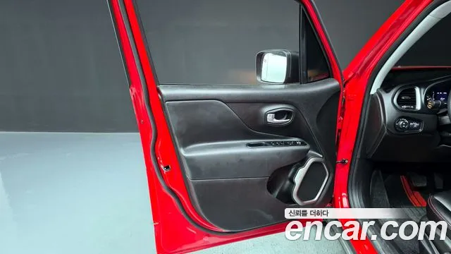 Jeep Renegade 2022 — фото 14