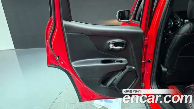 Jeep Renegade 2022 — фото 15