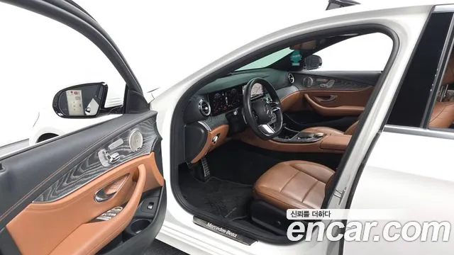 Mercedes-Benz E-Class 2021 — фото 10