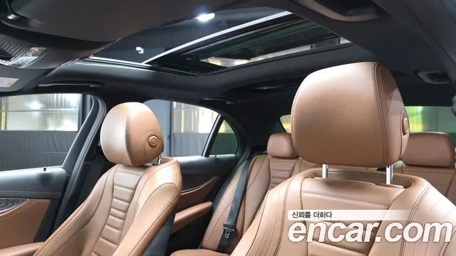Mercedes-Benz E-Class 2021 — фото 19