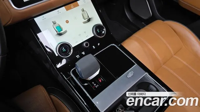 Land Rover Range Rover Velar 2022 — фото 12