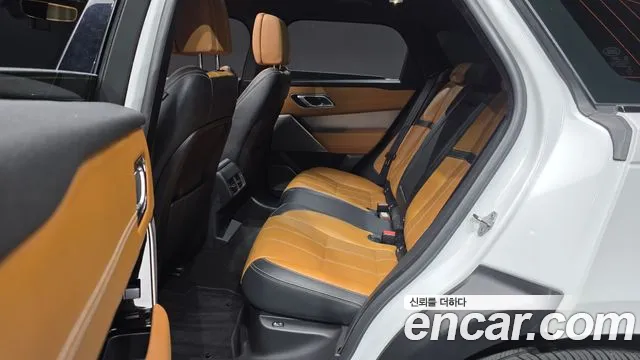 Land Rover Range Rover Velar 2022 — фото 18