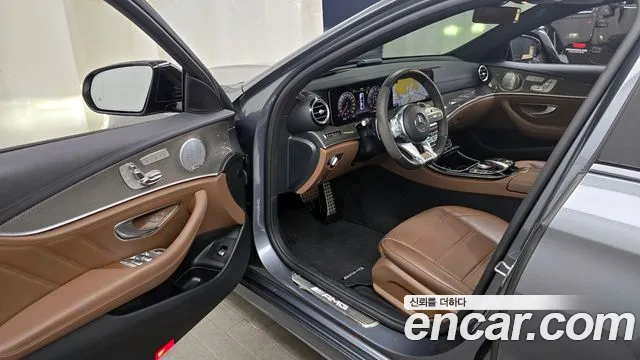 Mercedes-Benz E-Class 2019 — фото 10
