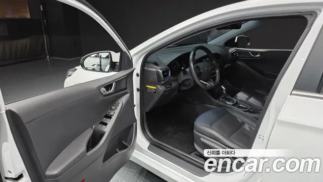 Hyundai Ioniq 2016 — фото 13