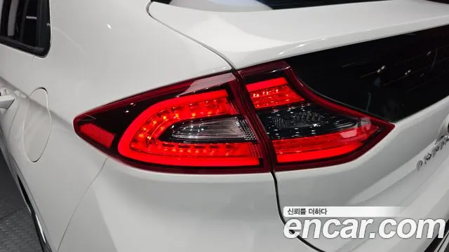Hyundai Ioniq 2016 — фото 9