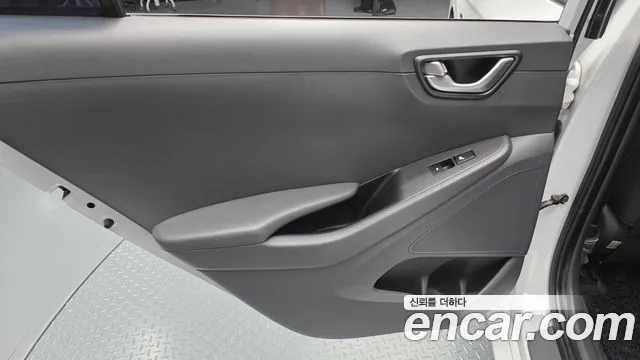 Hyundai Ioniq 2016 — фото 15