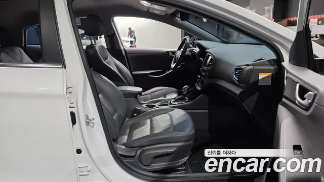 Hyundai Ioniq 2016 — фото 16