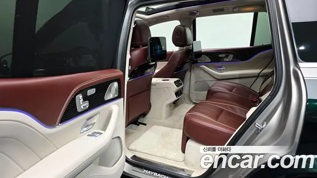 Mercedes-Benz GLS-Class 2023 — фото 18