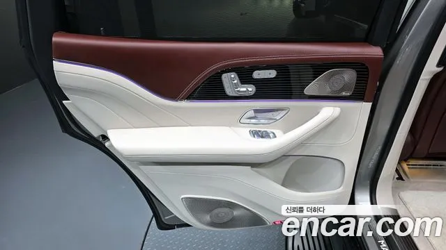 Mercedes-Benz GLS-Class 2023 — фото 15