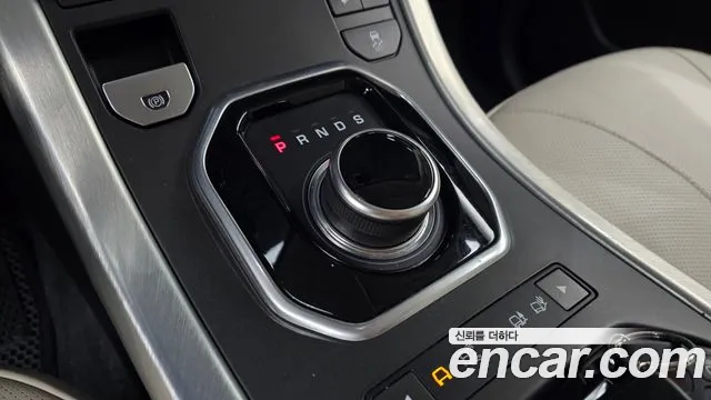 Land Rover Range Rover Evoque 2018 — фото 11