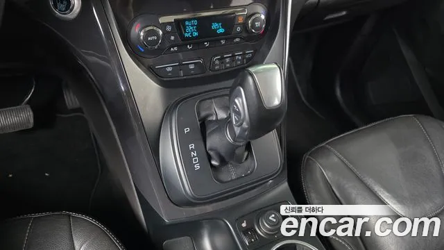 Ford Kuga 2016 — фото 9