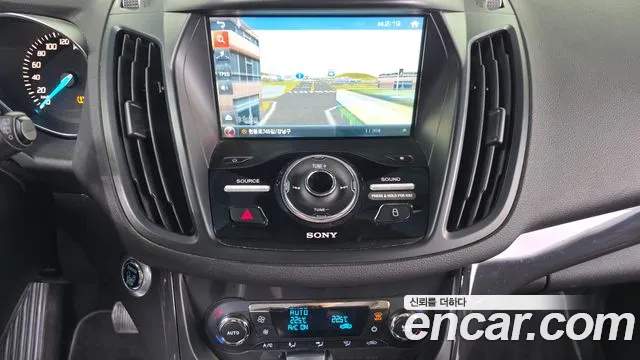 Ford Kuga 2016 — фото 15