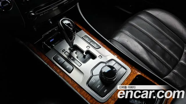 Hyundai Equus 2010 — фото 9