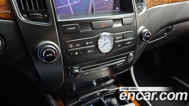 Hyundai Equus 2010 — фото 17