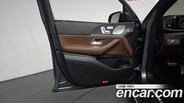 Mercedes-Benz GLS-Class 2025 — фото 13