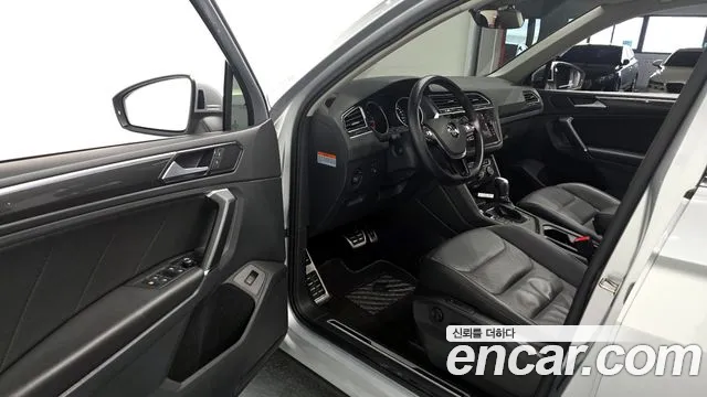 Volkswagen Tiguan 2018 — фото 10