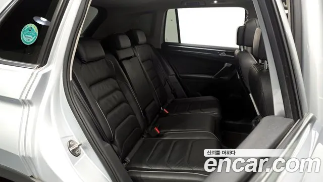 Volkswagen Tiguan 2018 — фото 11