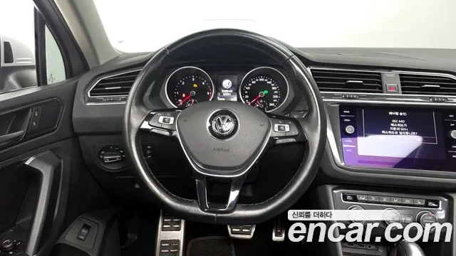 Volkswagen Tiguan 2018 — фото 12