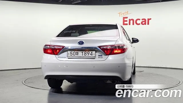 Toyota Camry 2017 — фото 4