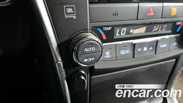 Toyota Camry 2017 — фото 15