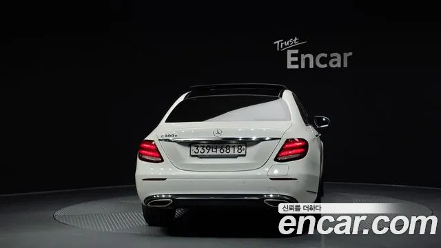 Mercedes-Benz E-Class 2019 — фото 4