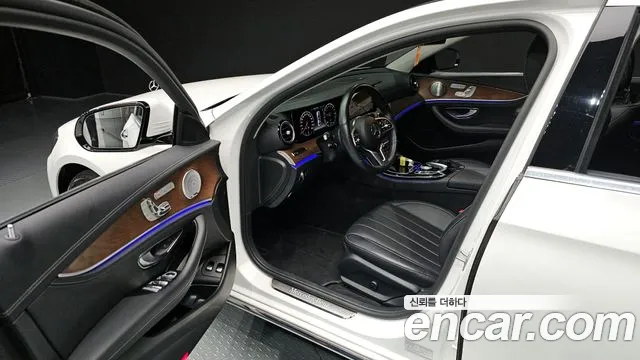 Mercedes-Benz E-Class 2019 — фото 13