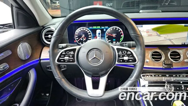 Mercedes-Benz E-Class 2019 — фото 19