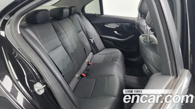 Mercedes-Benz C-Class 2017 — фото 15