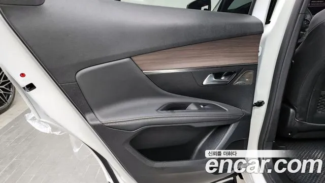 Peugeot 3008 2024 — фото 15