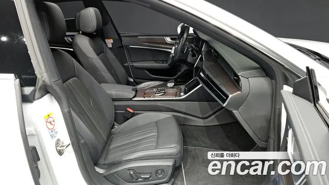 Audi A7 2022 — фото 17