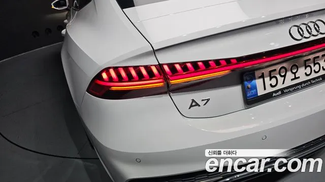 Audi A7 2022 — фото 9