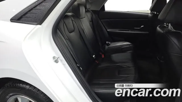 Hyundai AVANTE 2021 — фото 17