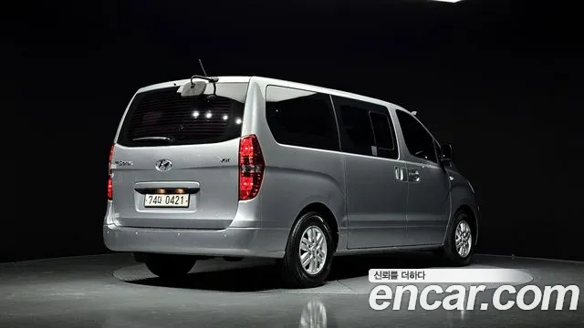 Hyundai Starex 2018 — фото 2