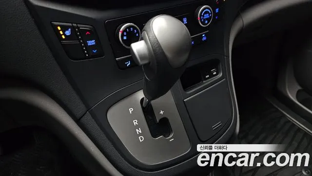 Hyundai Starex 2018 — фото 9