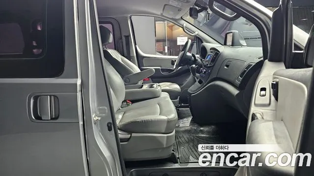 Hyundai Starex 2018 — фото 11