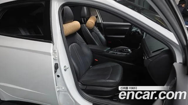 Hyundai Sonata 2020 — фото 18