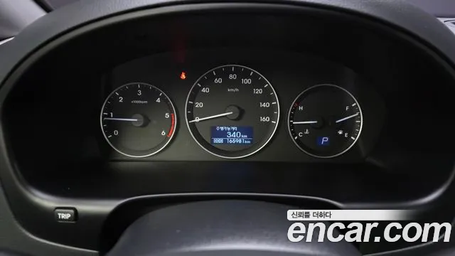 Hyundai Starex 2016 — фото 8