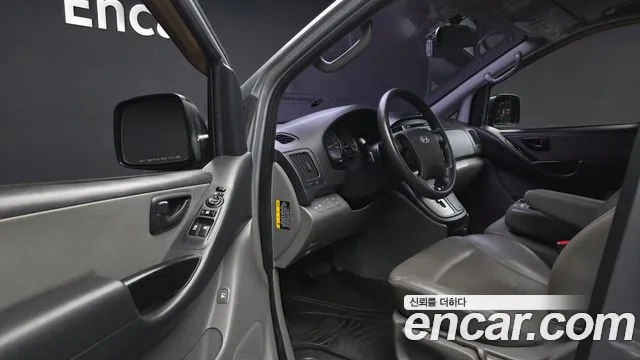 Hyundai Starex 2016 — фото 10
