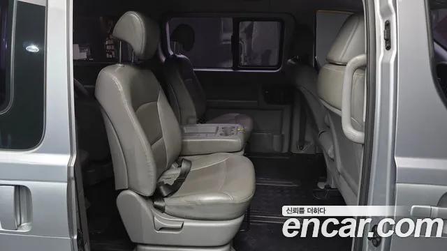 Hyundai Starex 2016 — фото 12