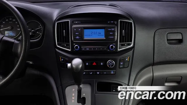 Hyundai Starex 2016 — фото 13