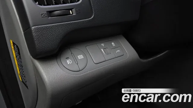 Hyundai Starex 2016 — фото 18