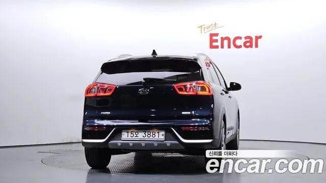 Kia Niro 2018 — фото 3