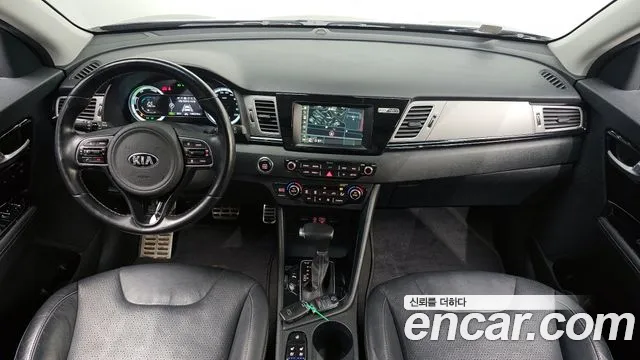 Kia Niro 2018 — фото 9