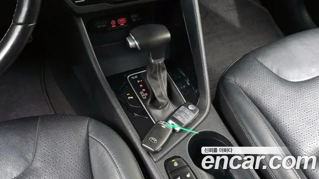 Kia Niro 2018 — фото 11