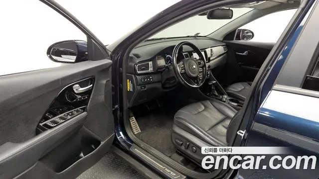 Kia Niro 2018 — фото 12