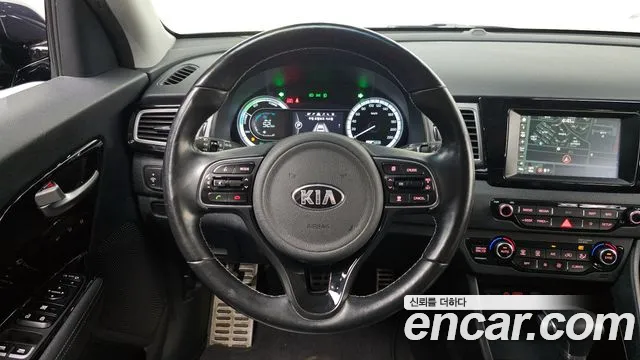 Kia Niro 2018 — фото 17