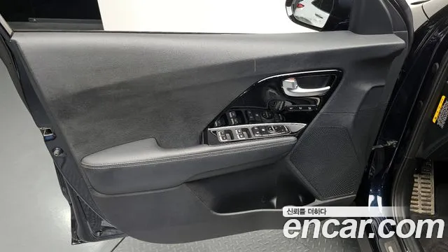 Kia Niro 2018 — фото 13
