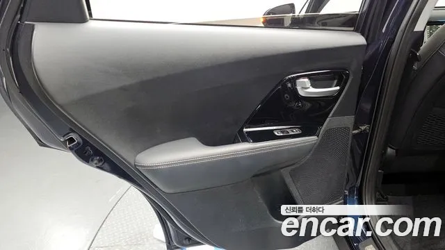 Kia Niro 2018 — фото 14
