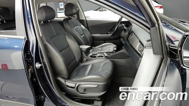 Kia Niro 2018 — фото 15